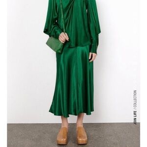 Zara Elegant Green Satin Midi Skirt